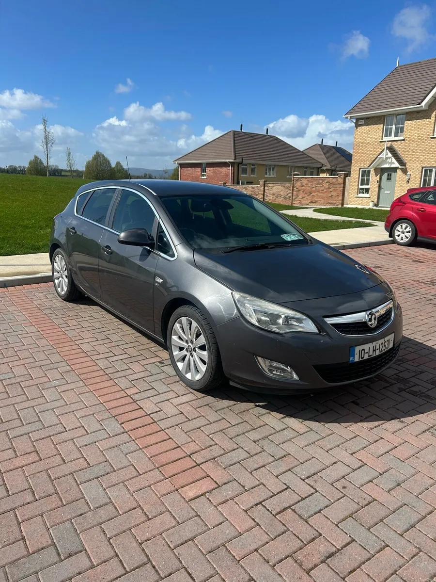 2010 Vauxhall Astra SE 1.6 (Fresh NCT) - Image 1