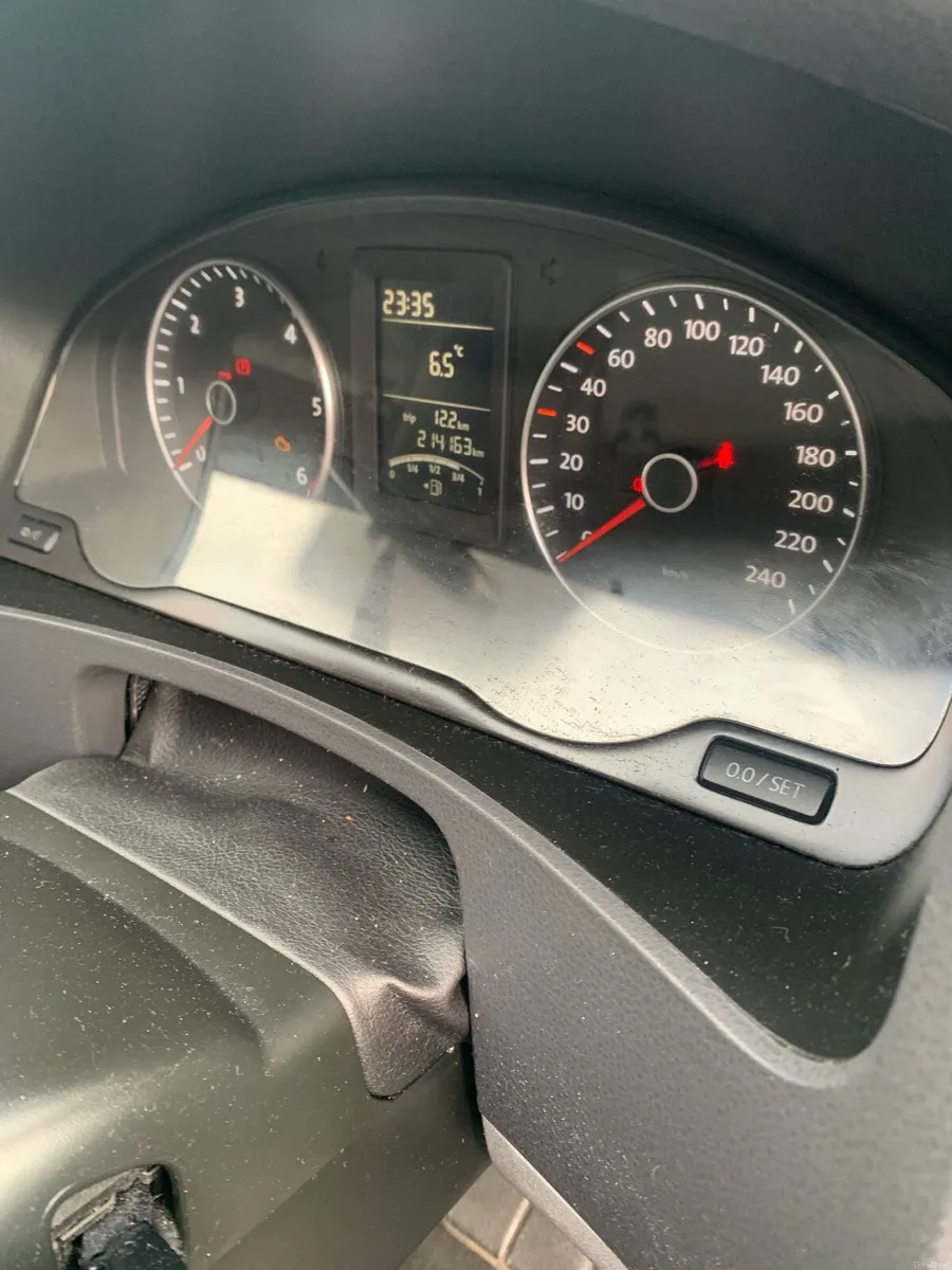 Volkswagen Transporter - Image 2