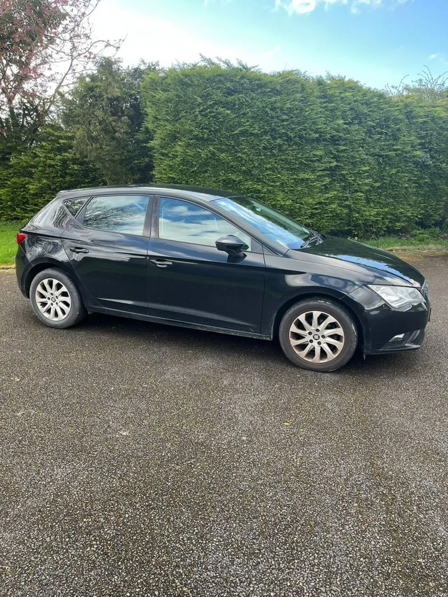 171 Seat Leon 1.6TDI LOW MILEAGE - Image 3