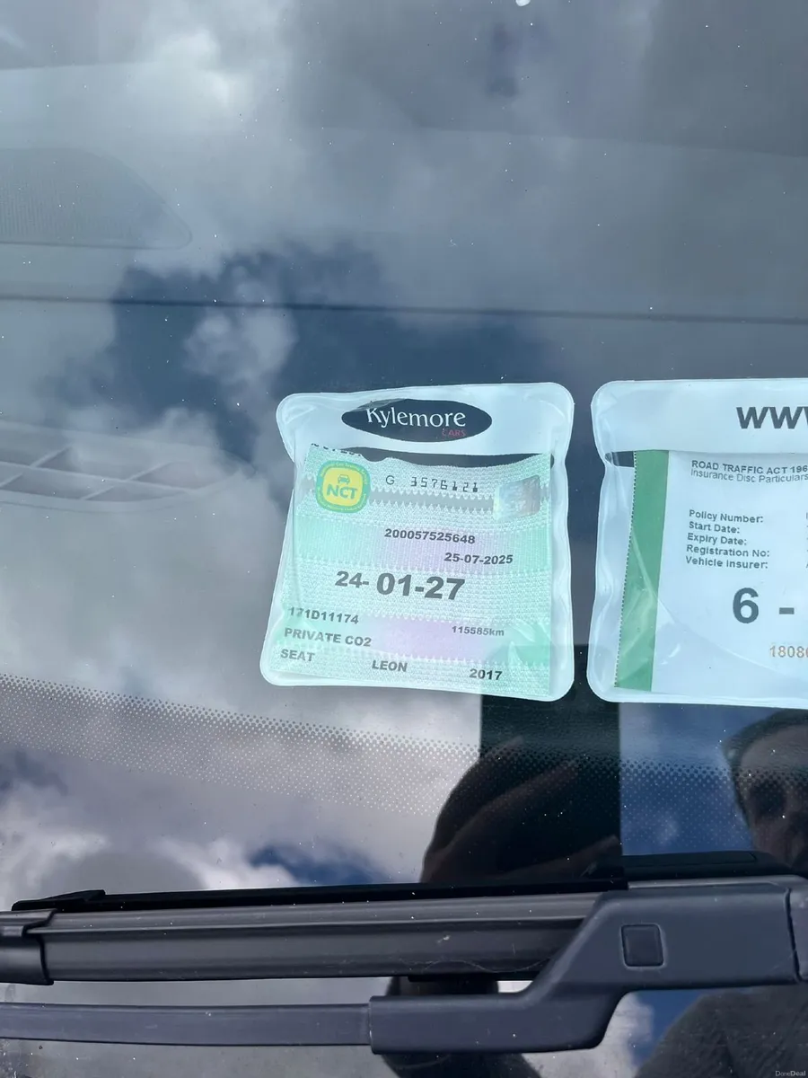 171 Seat Leon 1.6TDI LOW MILEAGE - Image 4