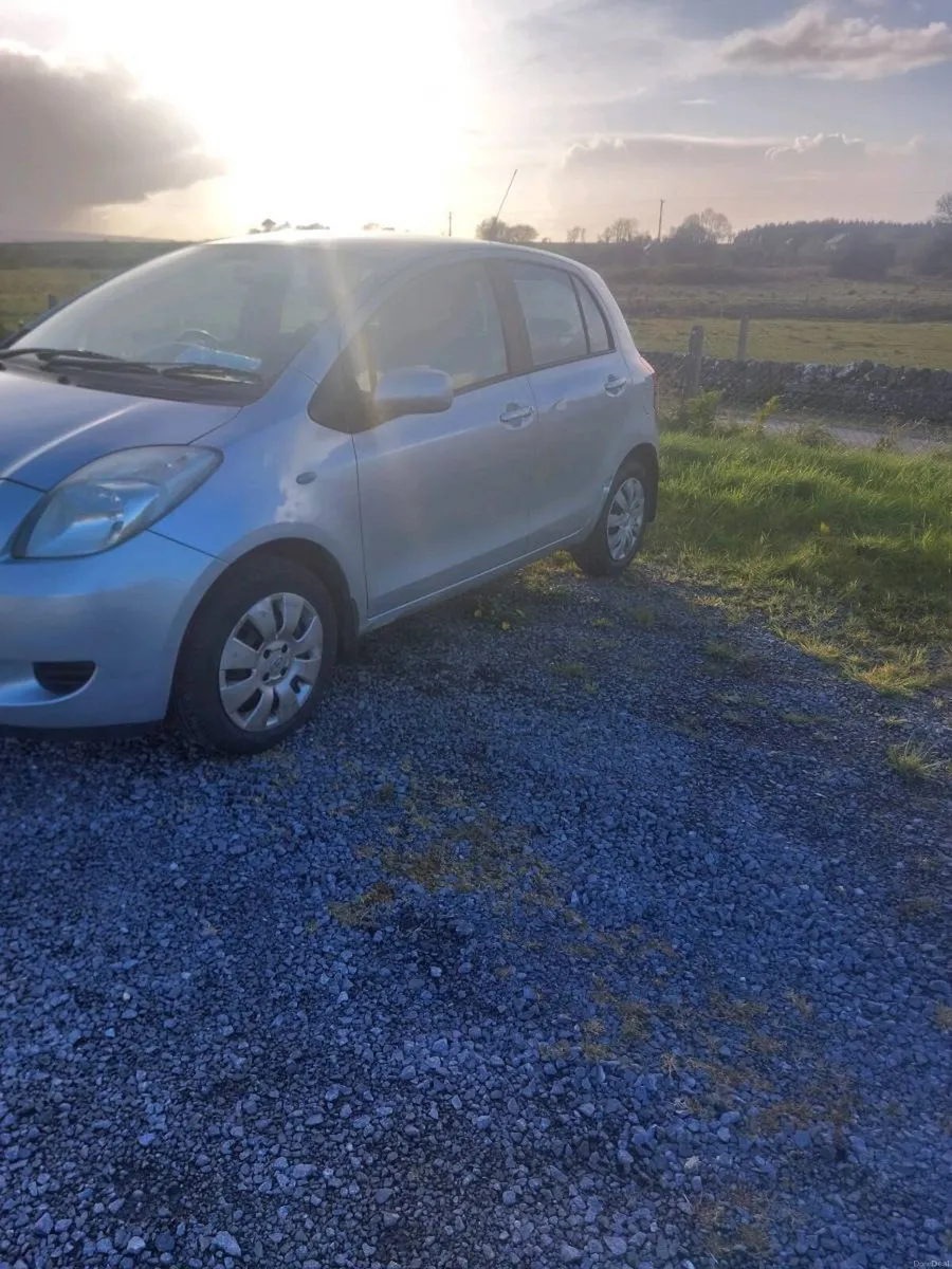 Toyota  yaris - Image 3