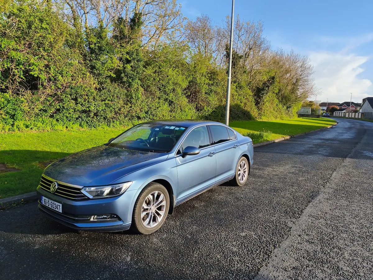 Volkswagen Passat 2016 - Image 2