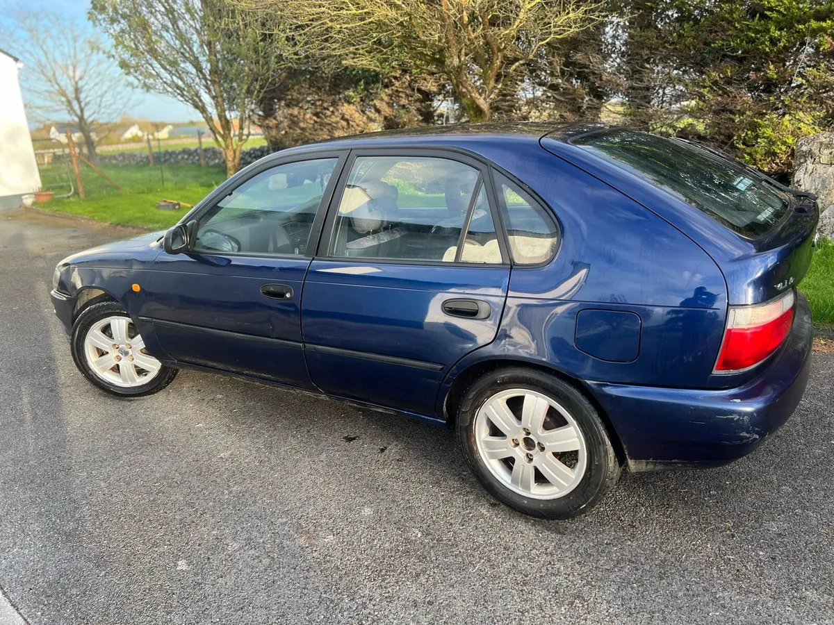 Toyota Corolla 1997 - Image 2