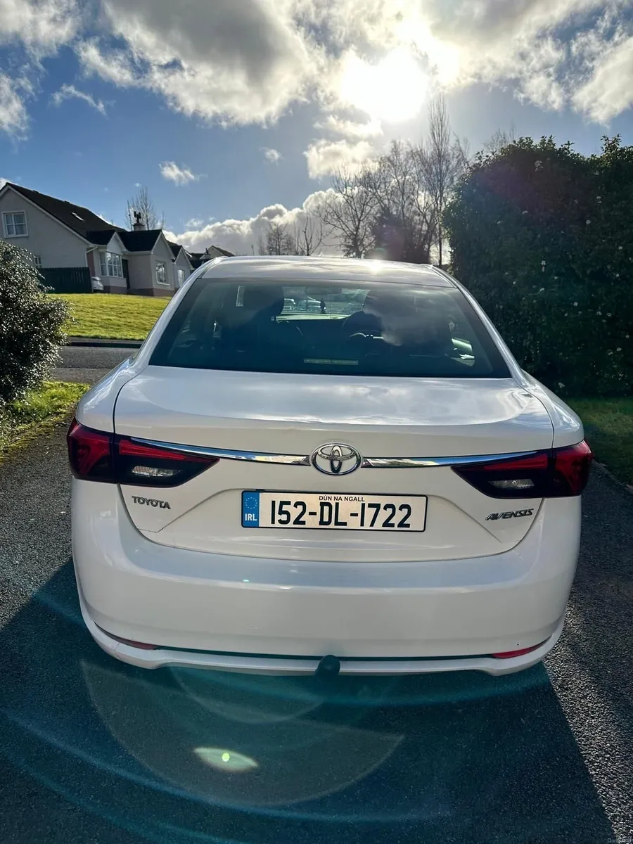 Toyota Avensis 2015 - Image 1
