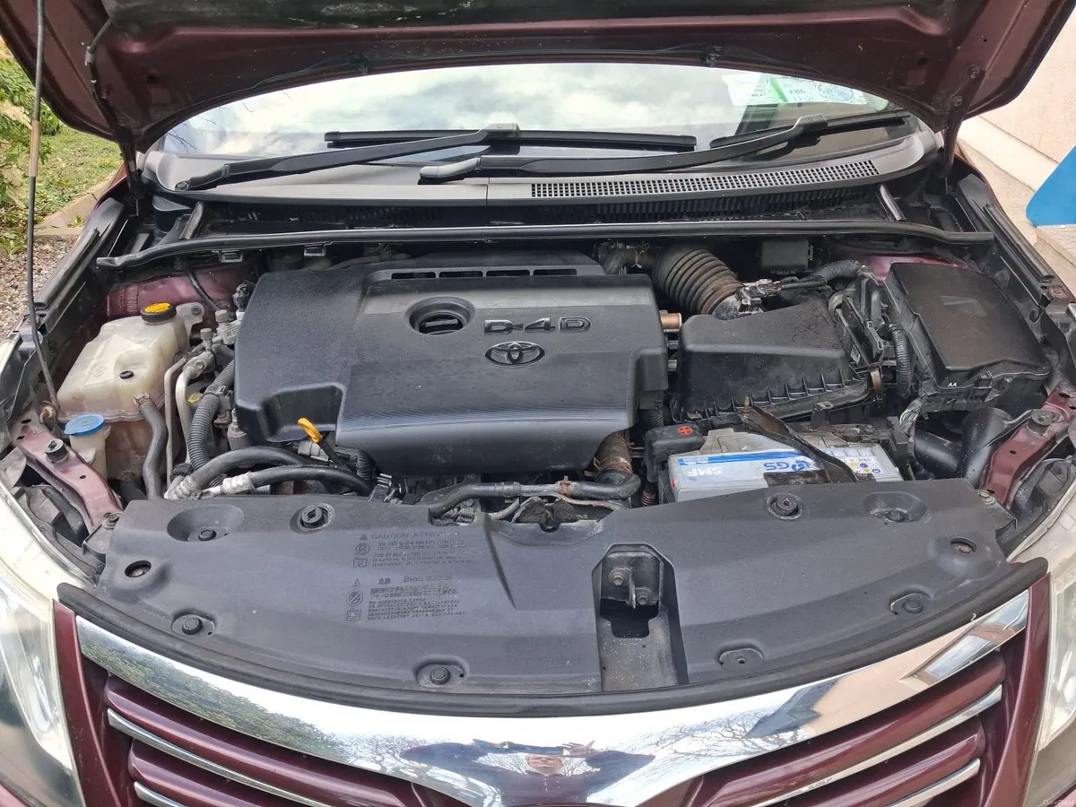 Toyota Avensis 2012 - Image 4