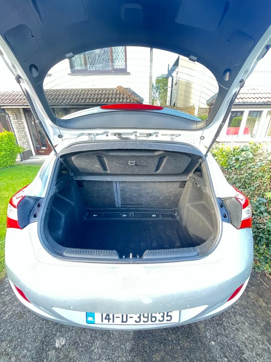 Hyundai i30 2014 82k miles NCT Feb 27 - Image 6
