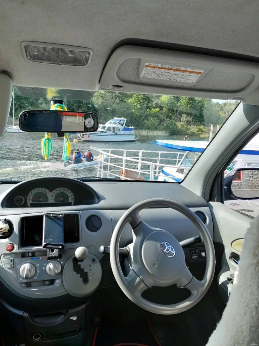 2005 Toyota Sienta - Image 3