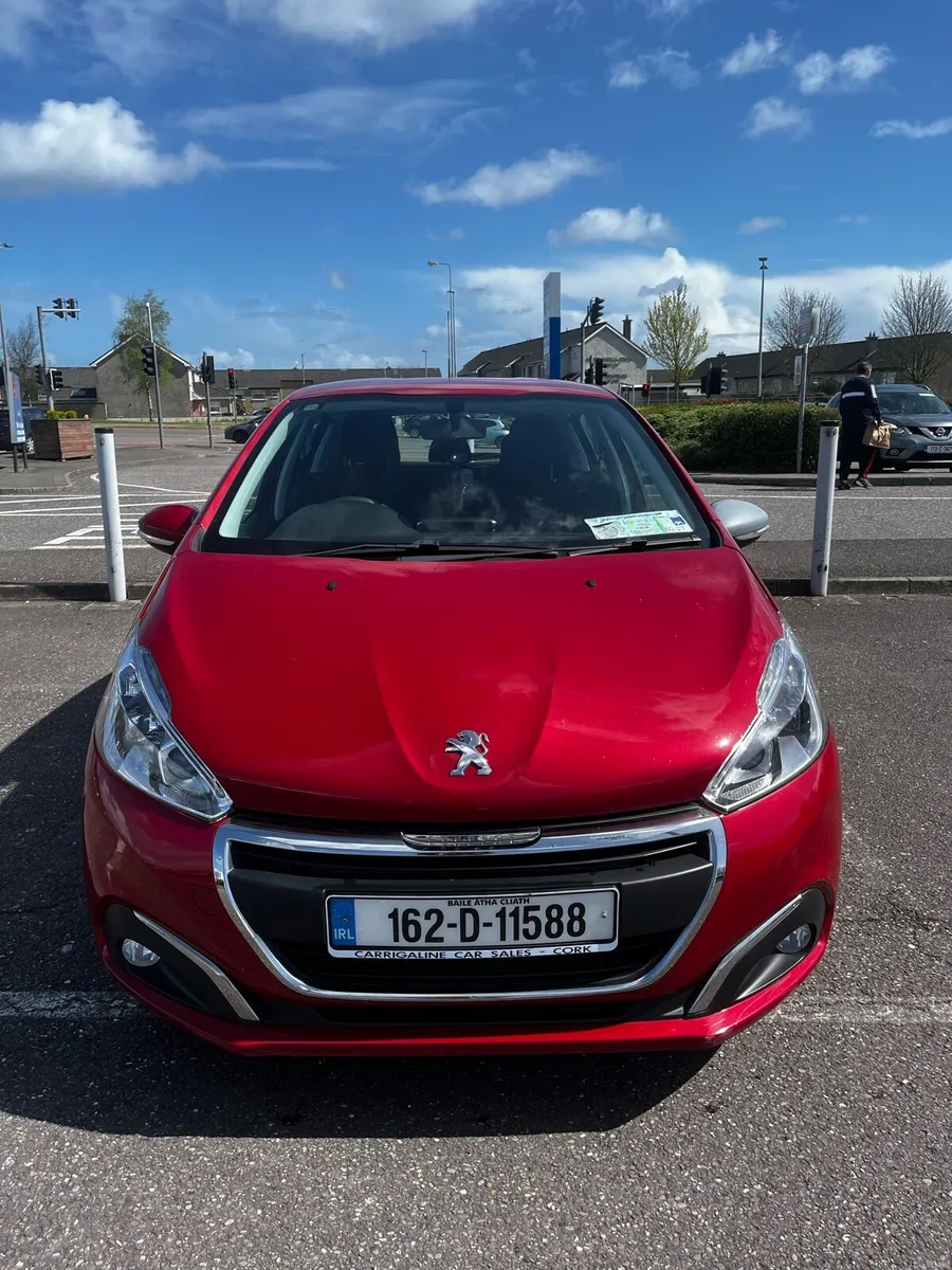Peugeot 208 - Image 2