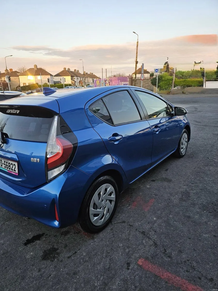 TOYOTA AQUA 2018 AUTOMATIC HYBRID - Image 2