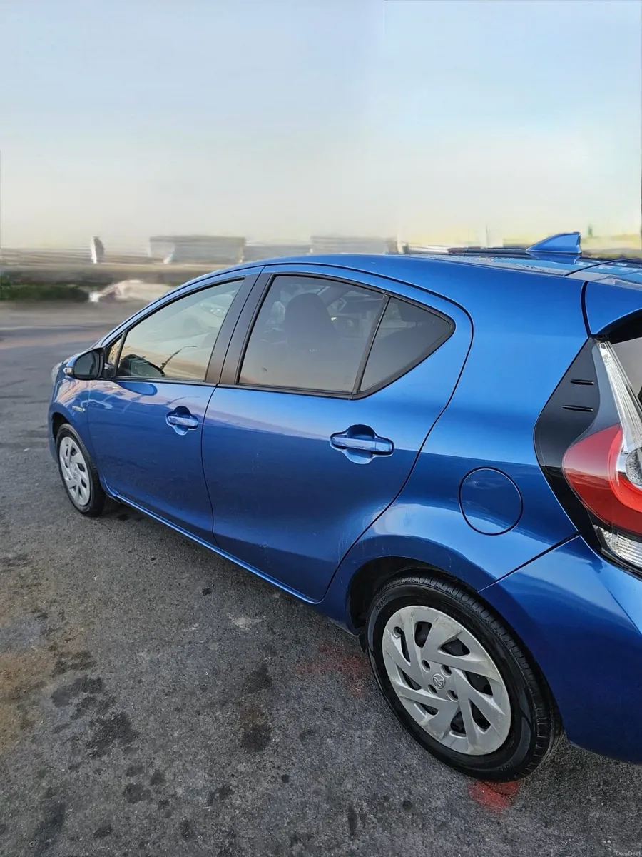 TOYOTA AQUA 2018 AUTOMATIC HYBRID - Image 4