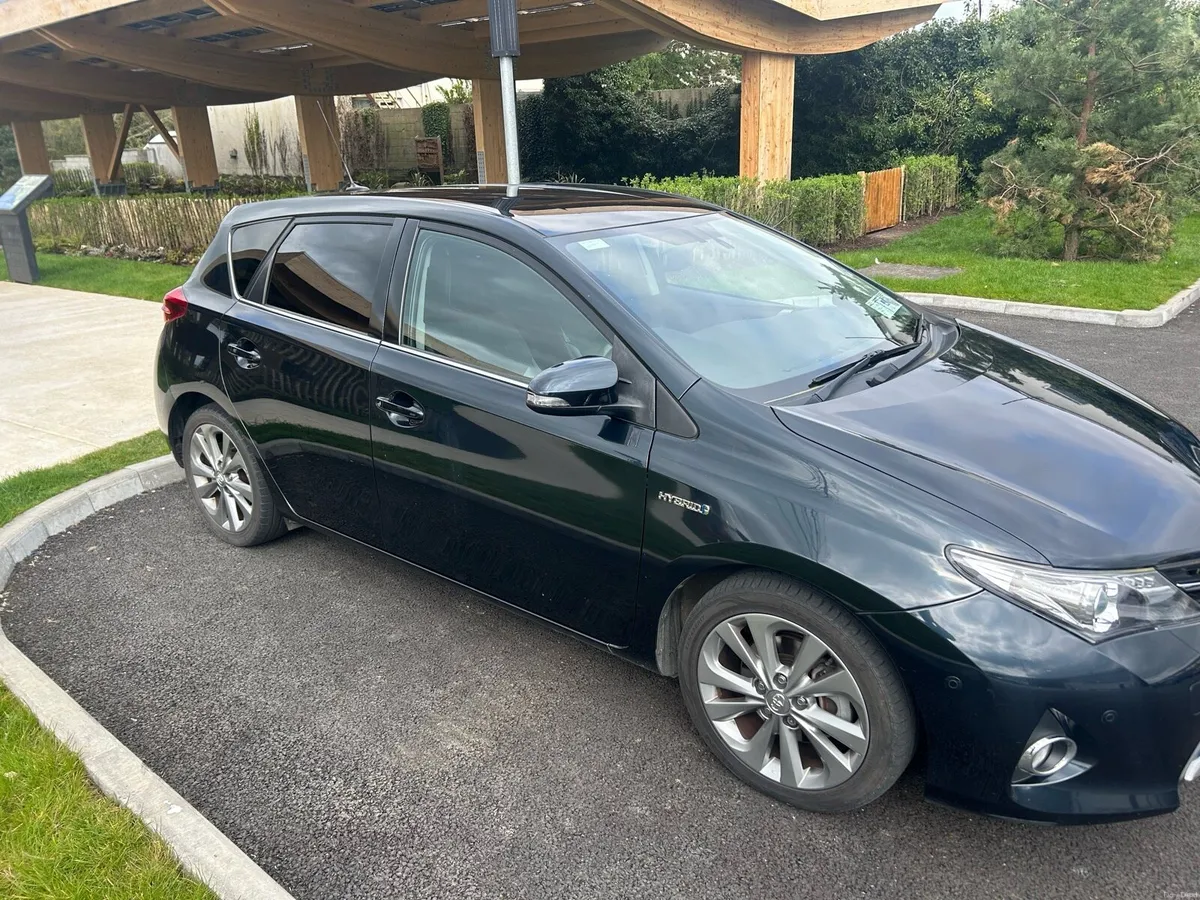 Toyota Auris - Image 1