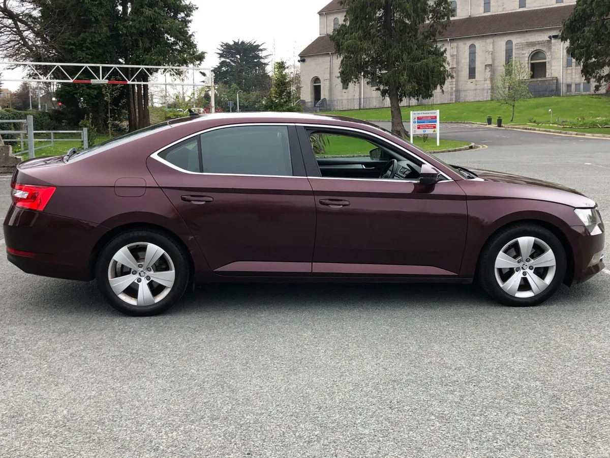 Superb 2015 1.6TDI, LIGHT DAMAGE,NEW NCT 11/2026 - Image 2