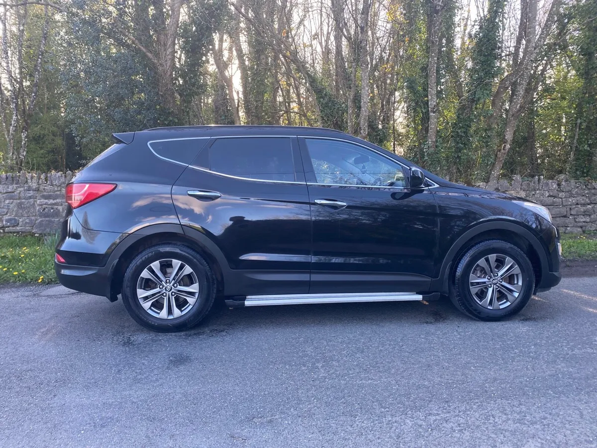 HYUNDAI SANTA-FEE AS NEW 7 seats MINT - Image 2