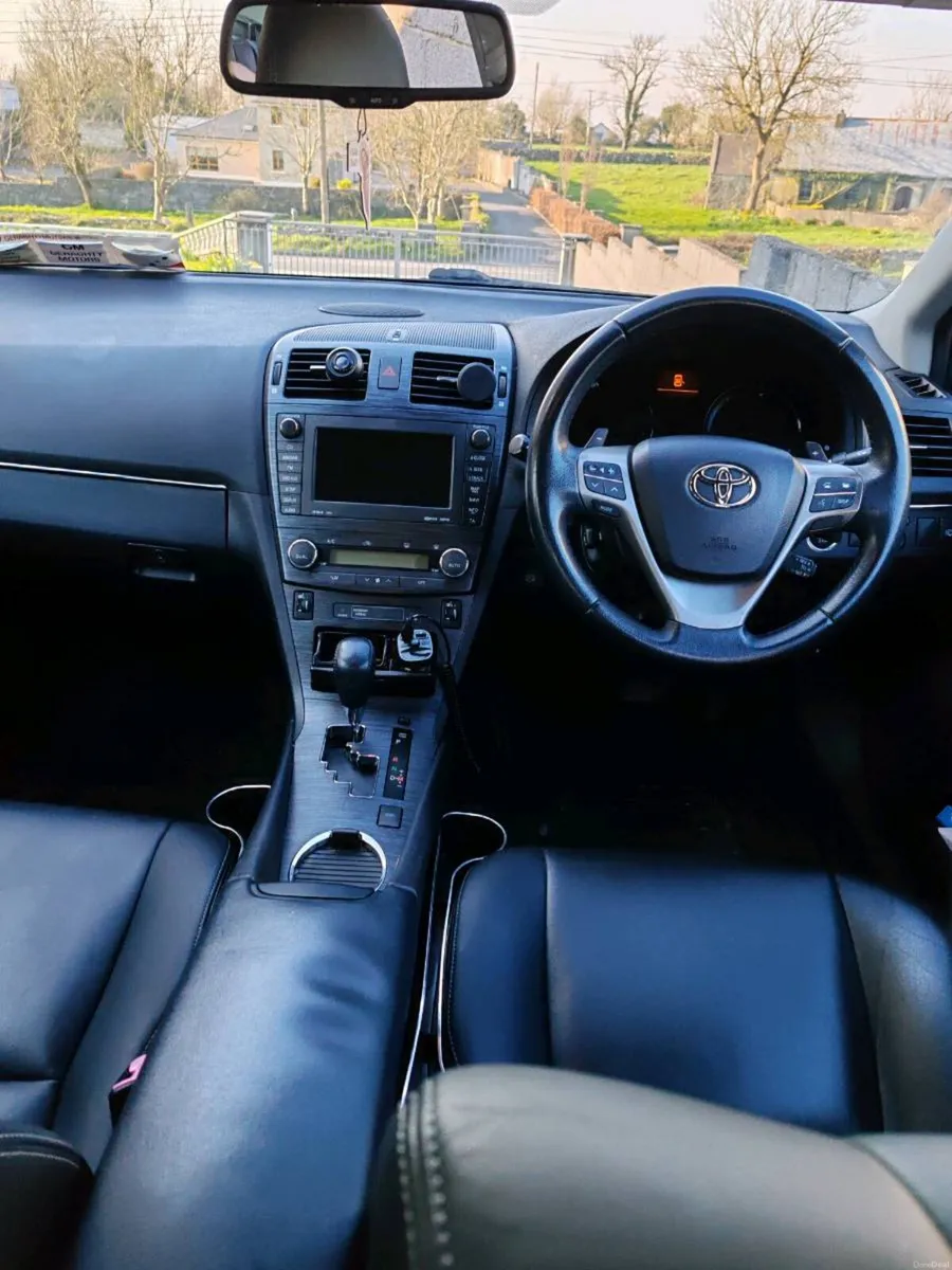 Toyota Avensis 2.0 Petrol automatic - Image 4