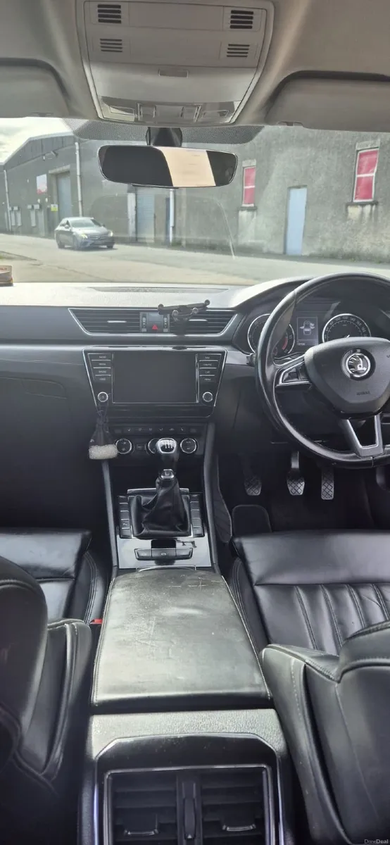 Skoda Superb 2017 - Image 1
