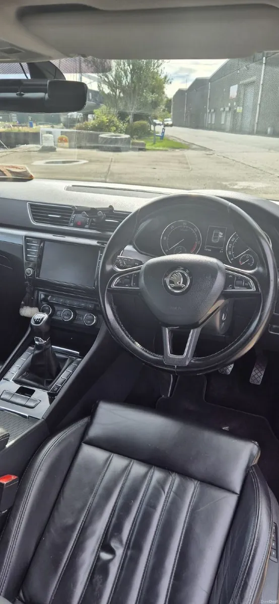 Skoda Superb 2017 - Image 4