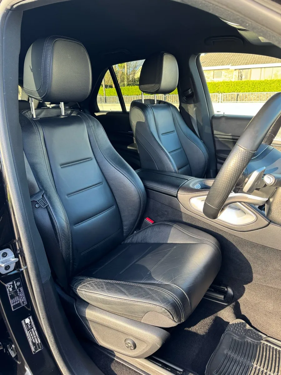 Mercedes-Benz GLE 350De 4Matic AMG Line Premium - Image 4