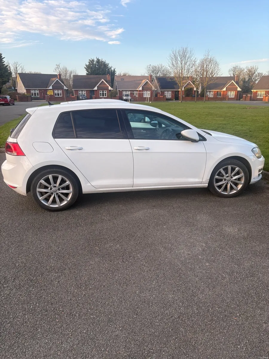Volkswagen Golf 2015 - Image 1