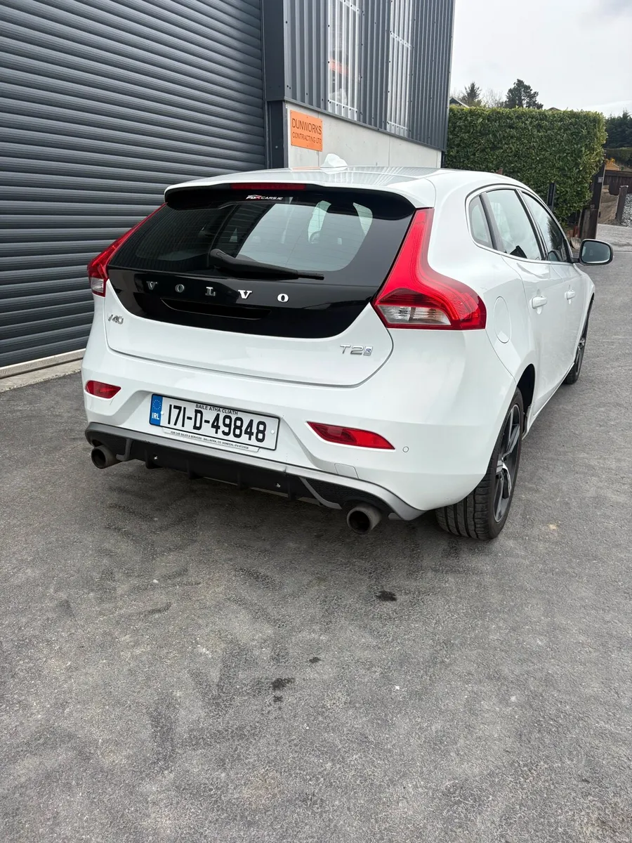 Volvo v40 - Image 3