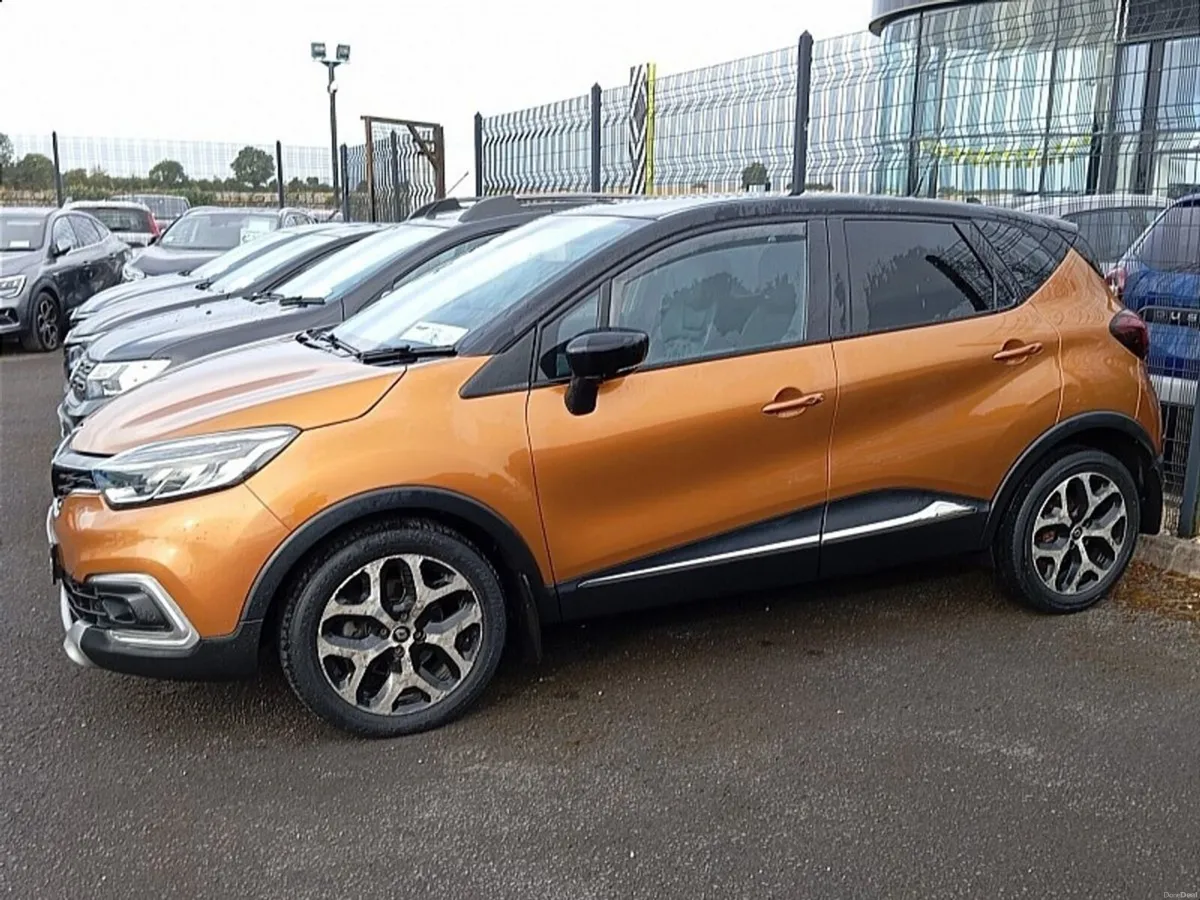 Renault Captur Tce 90 SIGNATURE X NAV - Image 2