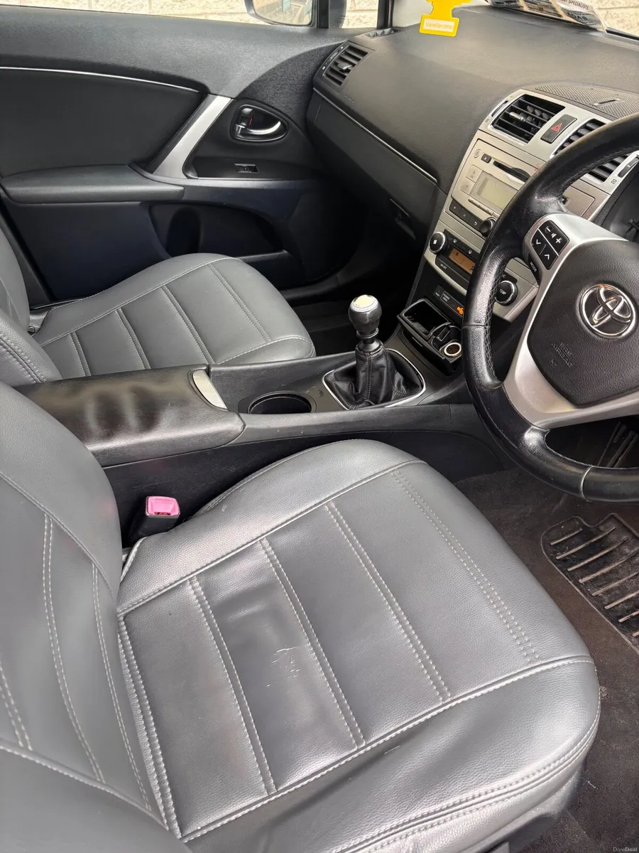 Toyota Avensis 2013 - Image 4