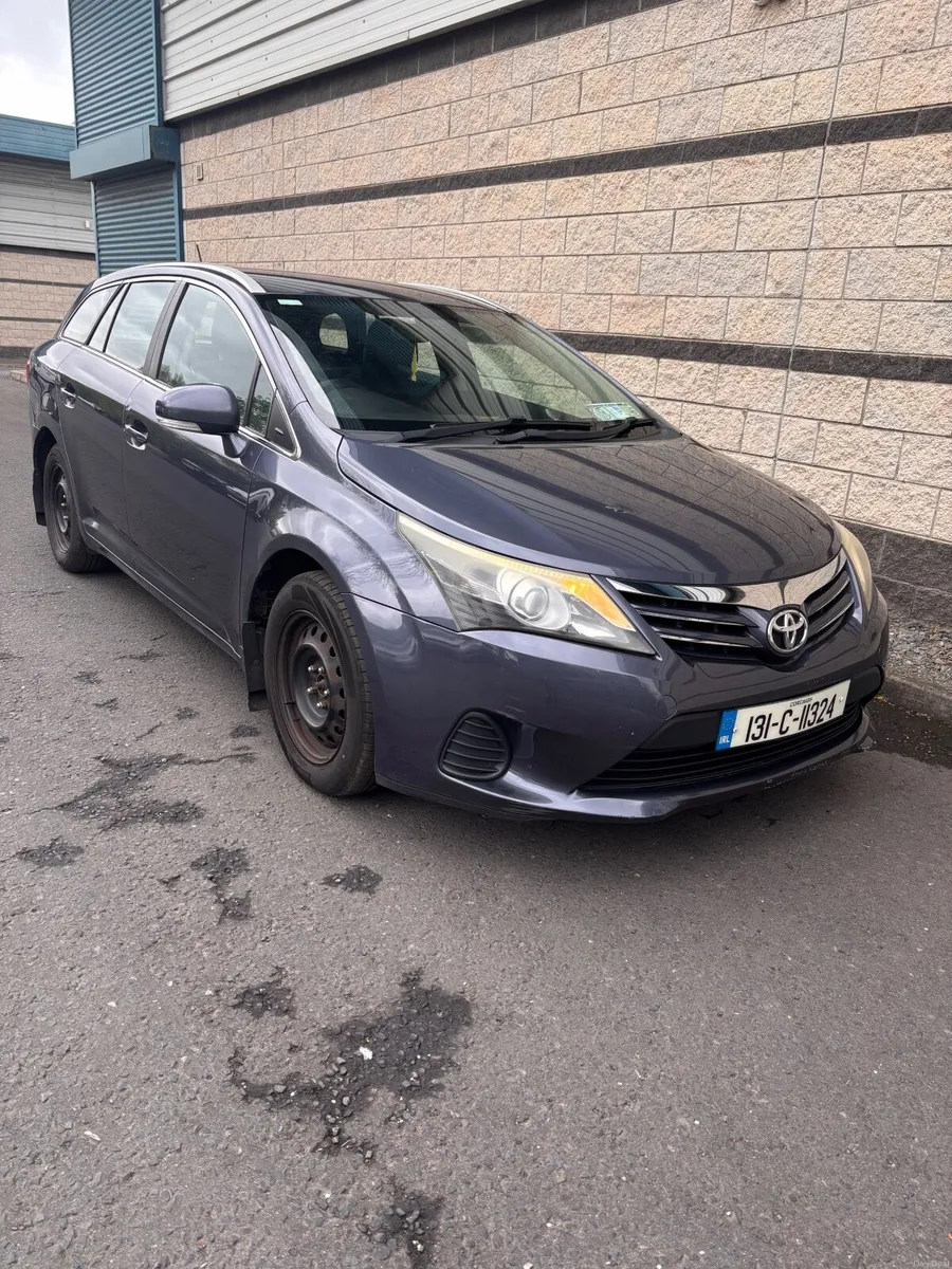 Toyota Avensis 2013 - Image 1