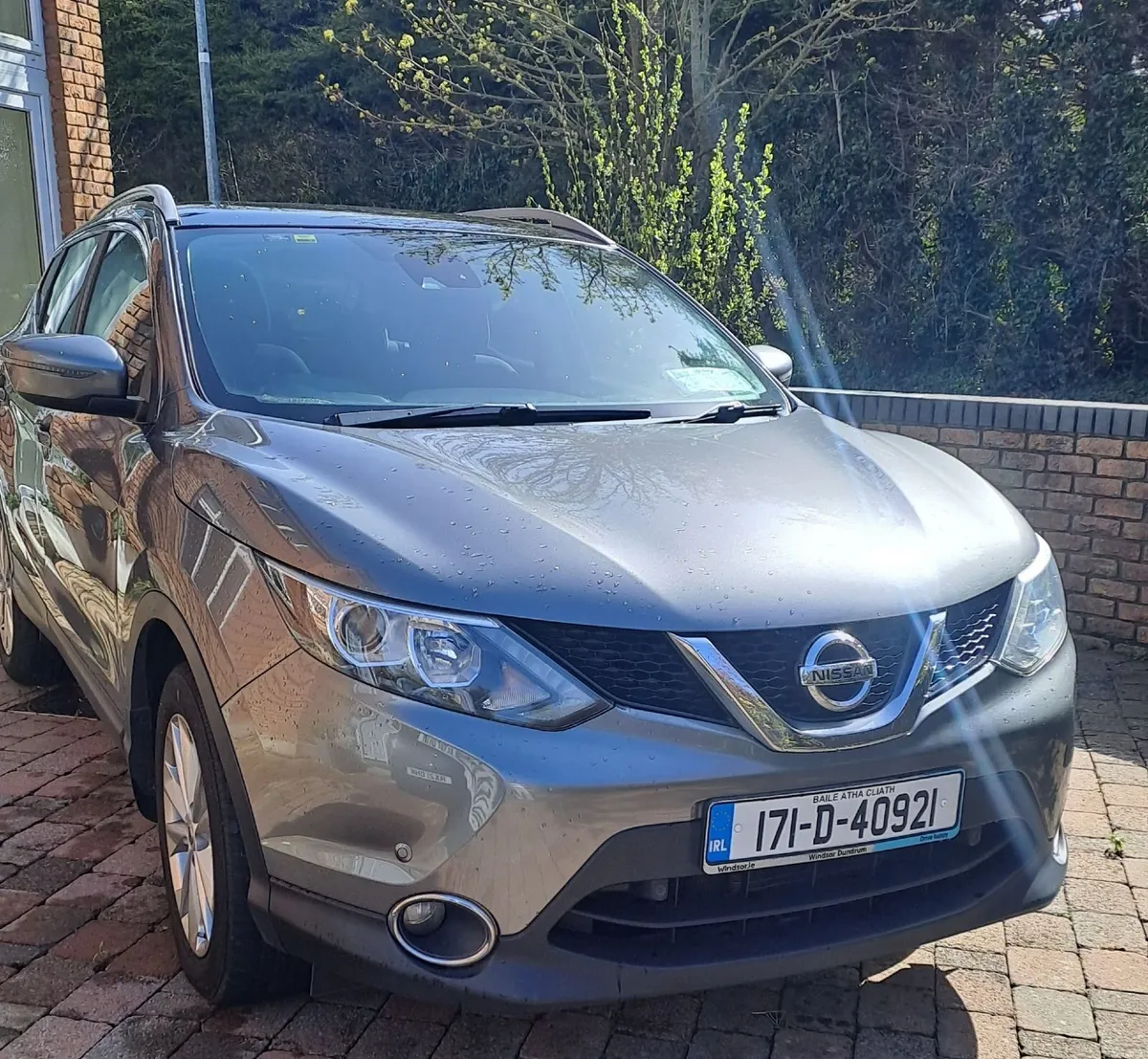 Nissan Qashqai 2017 (Pan Roof, NCT, Tax) - Image 1