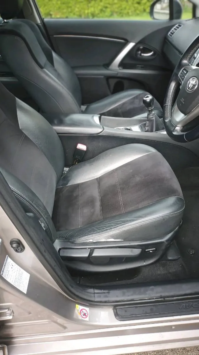 Toyota Avensis 2014 2.0 D - Image 4