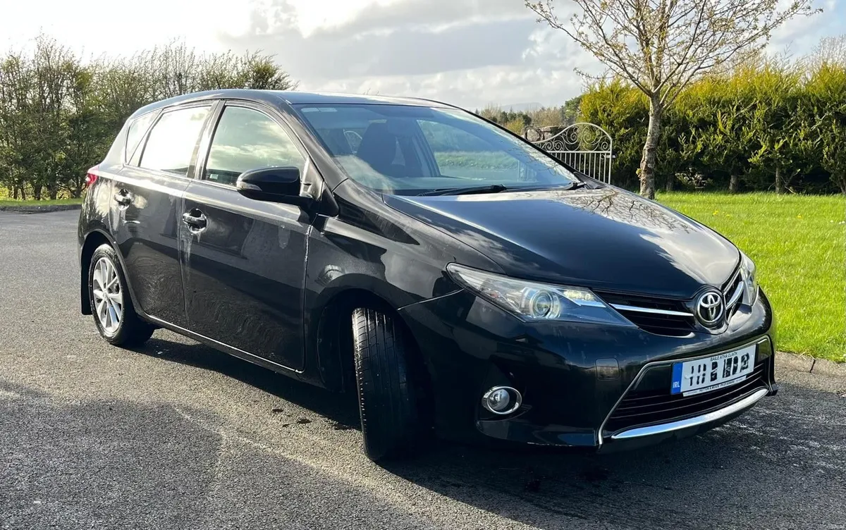 Toyota Auris 2014 - Image 1