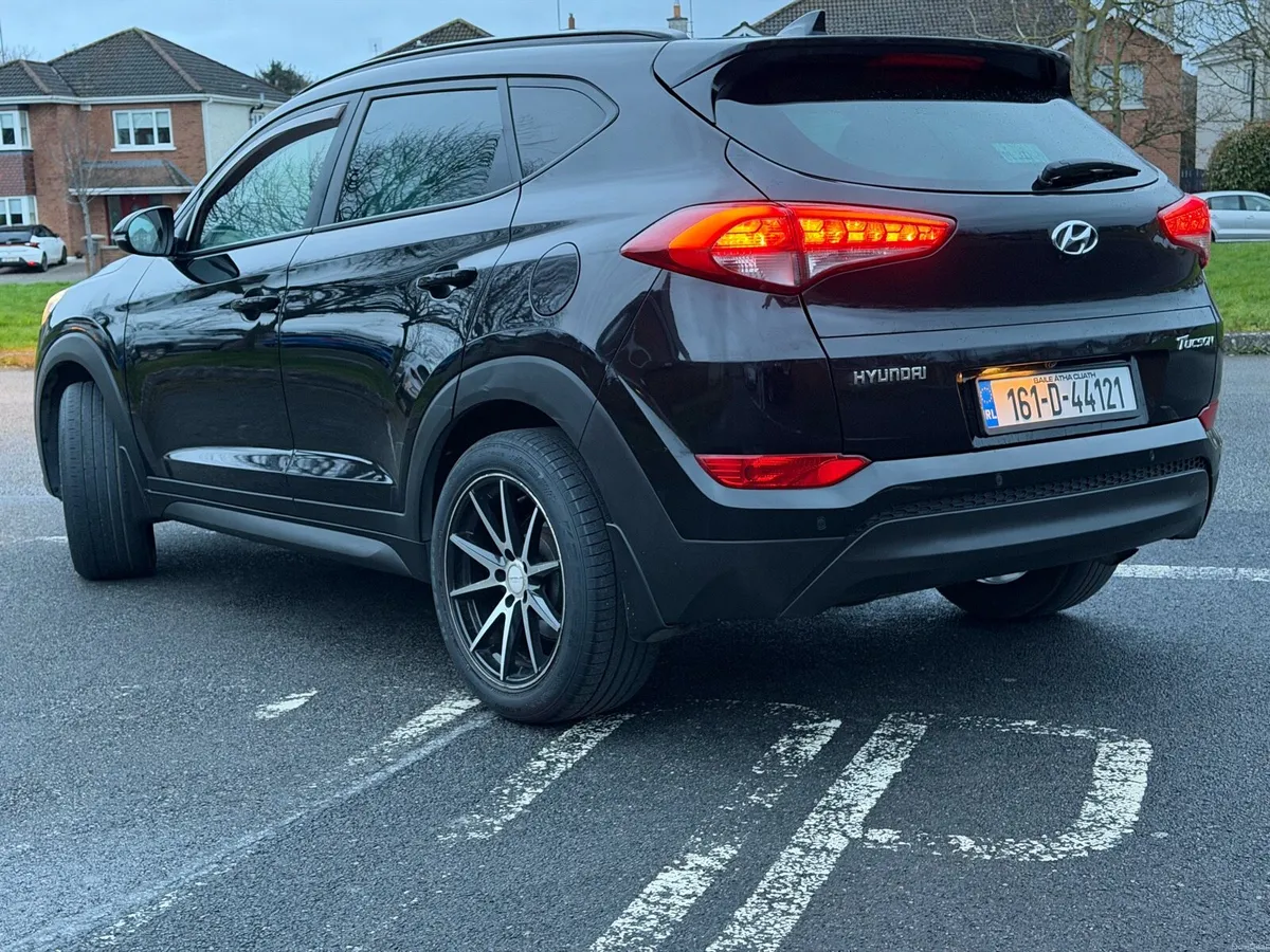 Hyundai Tuscon | High spec premium | Valid nct | - Image 3