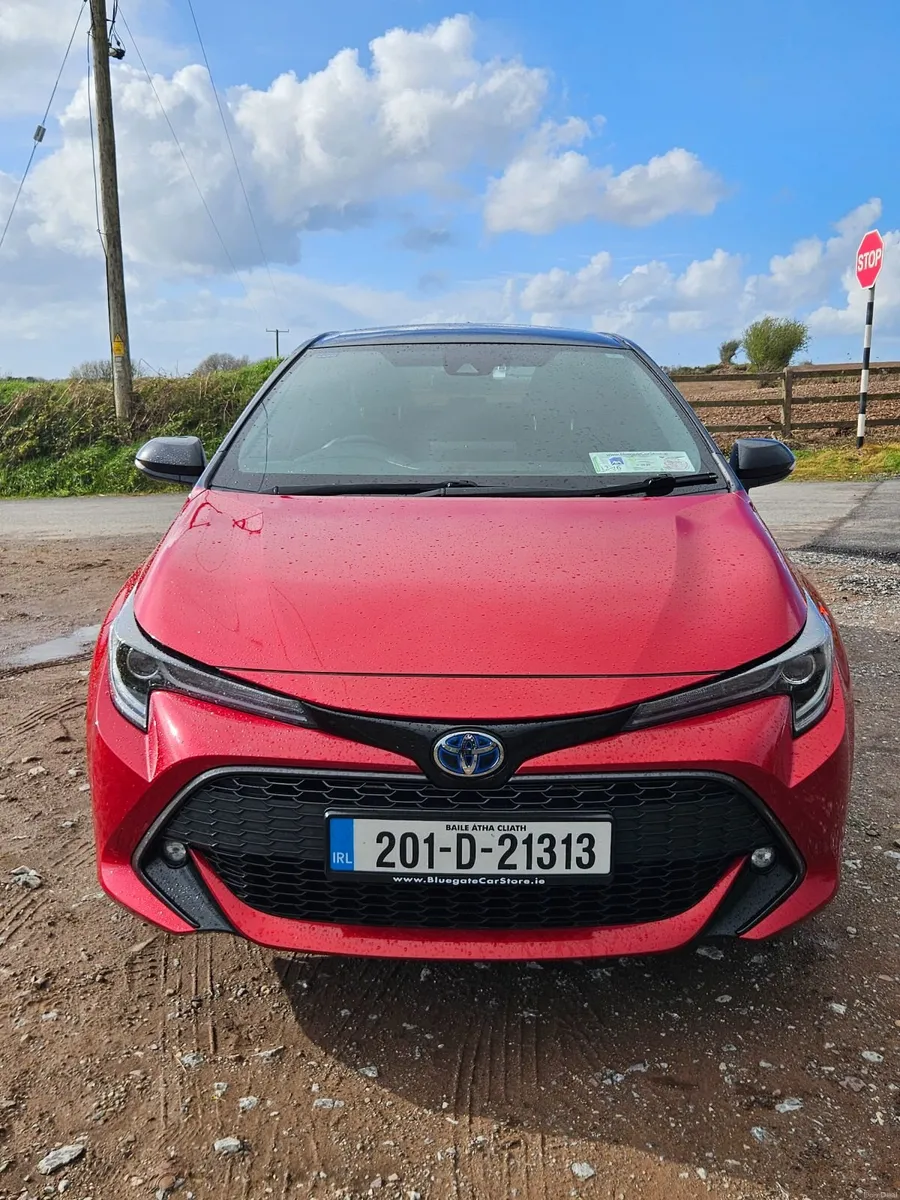 2020 Toyota Corolla Luna Sport Hybrid - Image 4