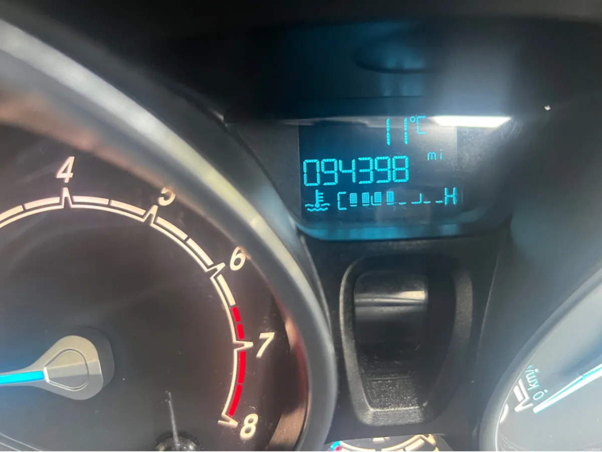 Ford Fiesta ZETEC - Image 4