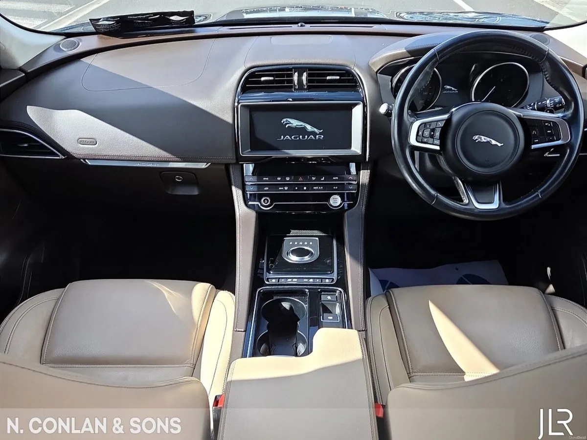 Jaguar F-Pace 2.0D PRESTIGE AUTO 180BHP RWD *MAIN - Image 4