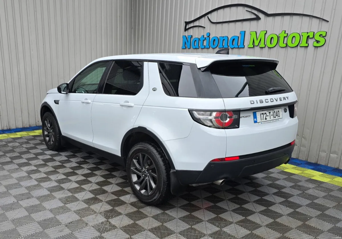 2017 Land Rover Discovery 2.0 4WD Automatic  7Seat - Image 5
