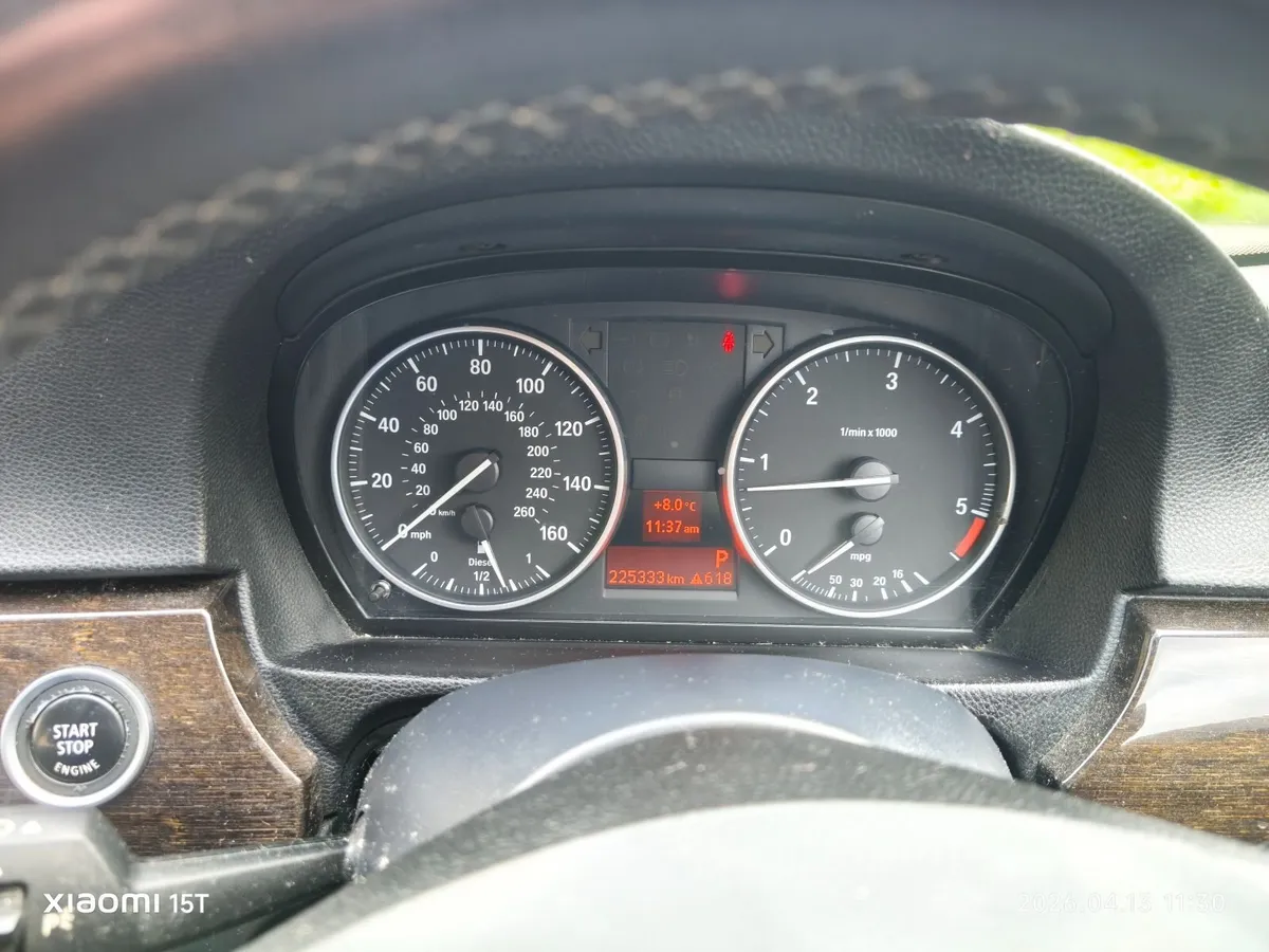 BMW 3-Series 2011 - Image 3