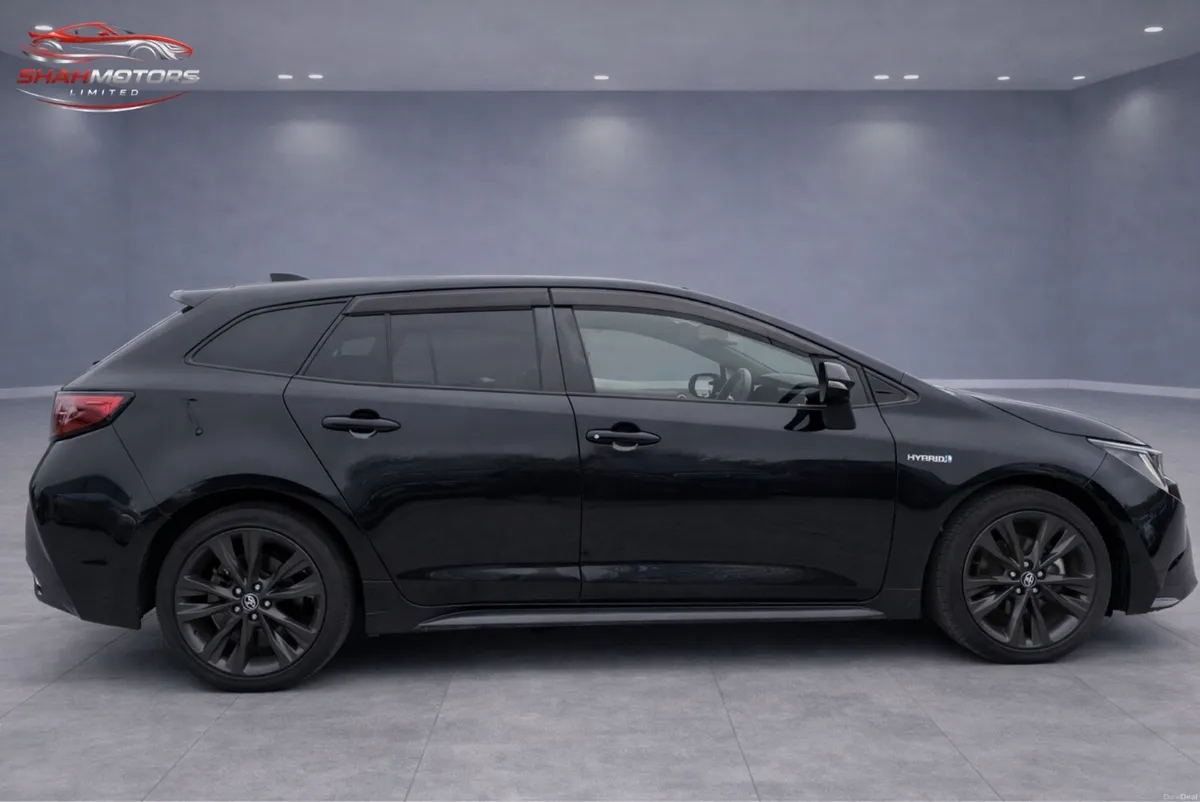 2020/2 Toyota Corolla estate hybrid - Image 4