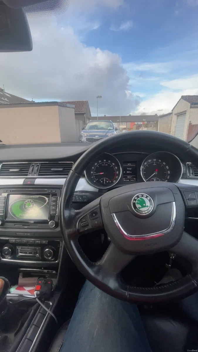 Skoda Superb 2012 - Image 4