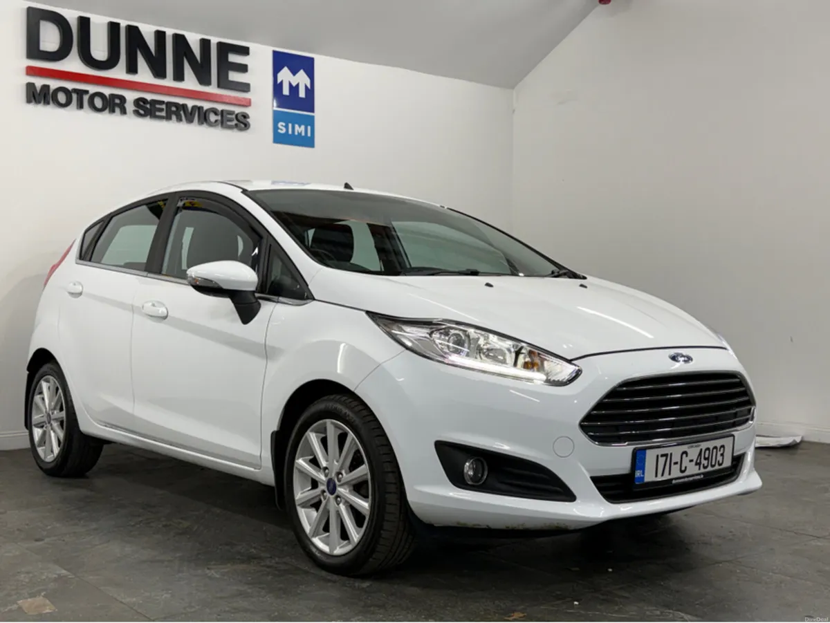 Ford Fiesta **TITANIUM EDITION **MULTIPLE SERVICE - Image 4