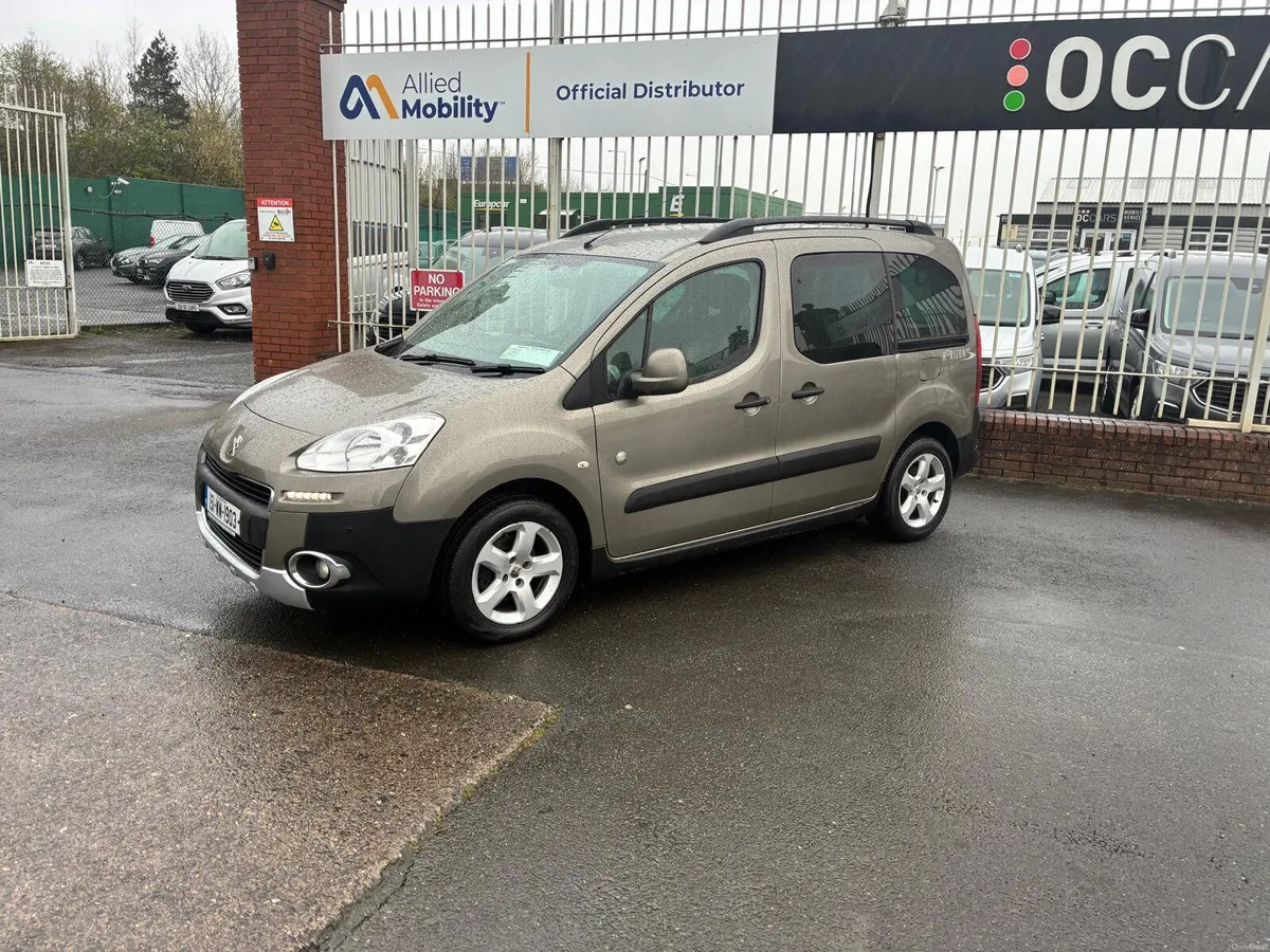 2015 Peugeot Partner Tepee Outdoor - 5 seats + wc - Image 3