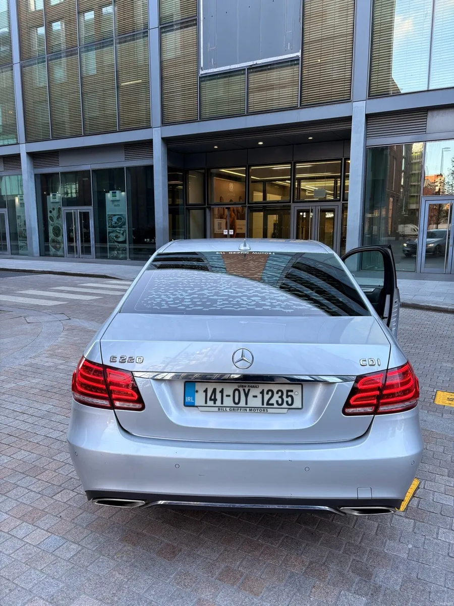 Mercedes E220 SE Automatic - Image 3