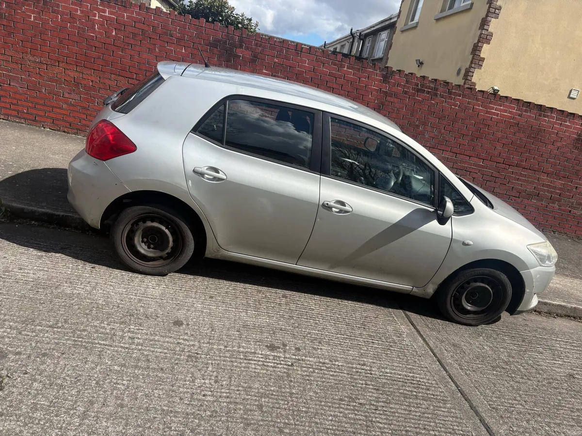 Toyota auris - Image 3