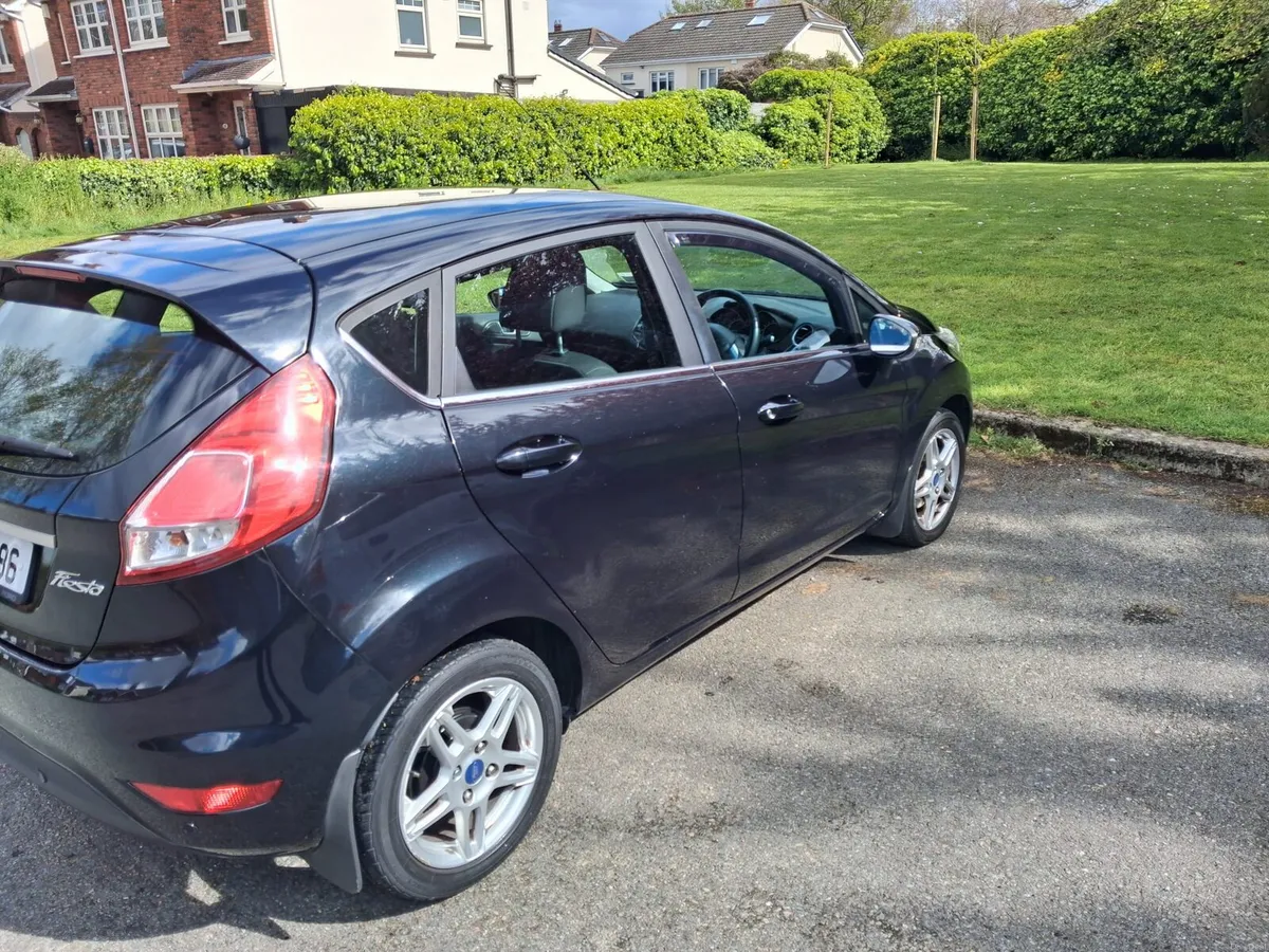 Ford fiesta - Image 2
