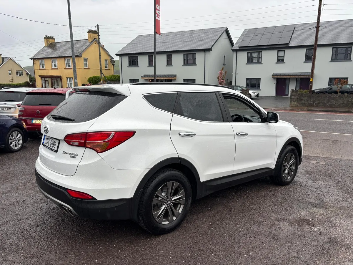 Hyundai Santa Fe 2013  7  SEATER  DIESEL - Image 2