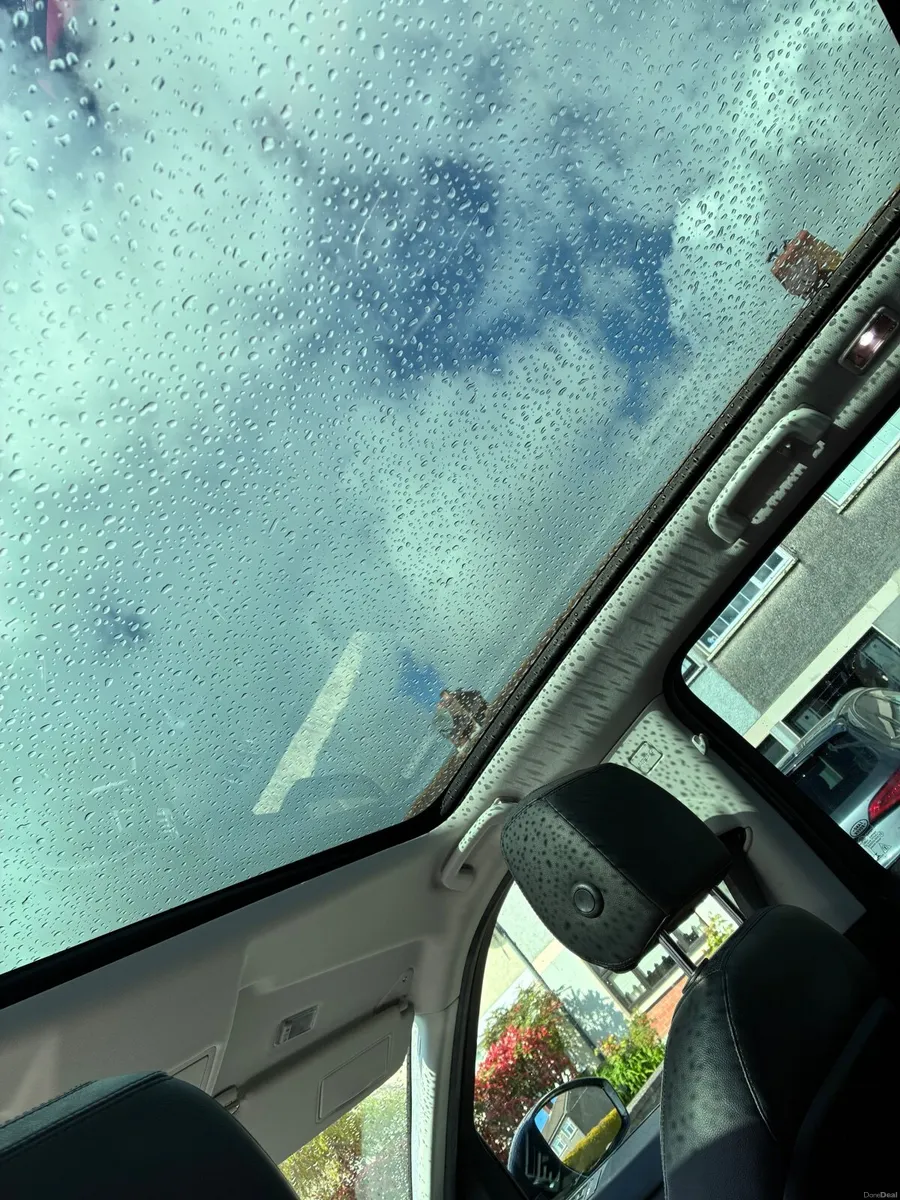 Land Rover Discovery Sport 2016 - Image 4