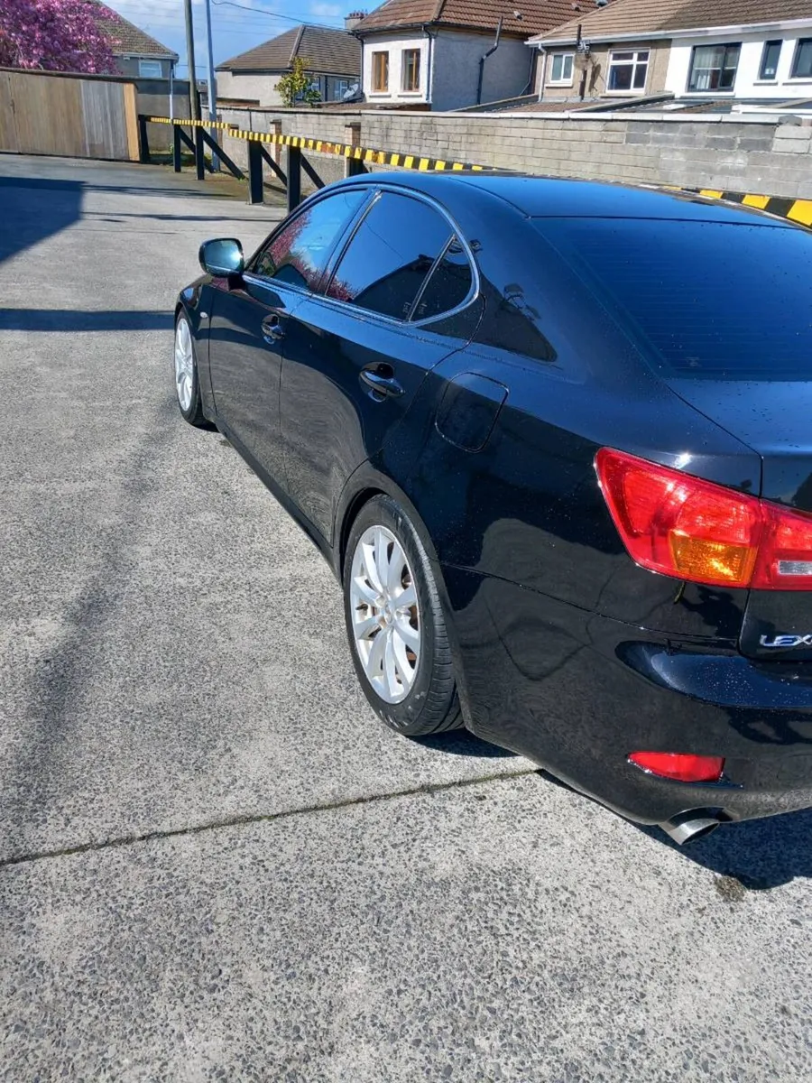Lexus is 250 - Image 3
