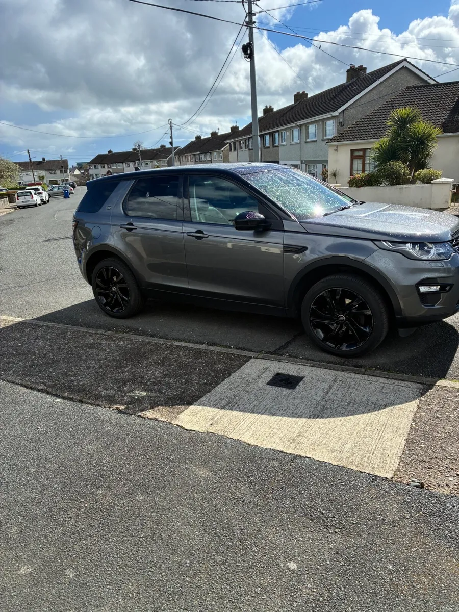 Land Rover Discovery Sport 2016 - Image 1