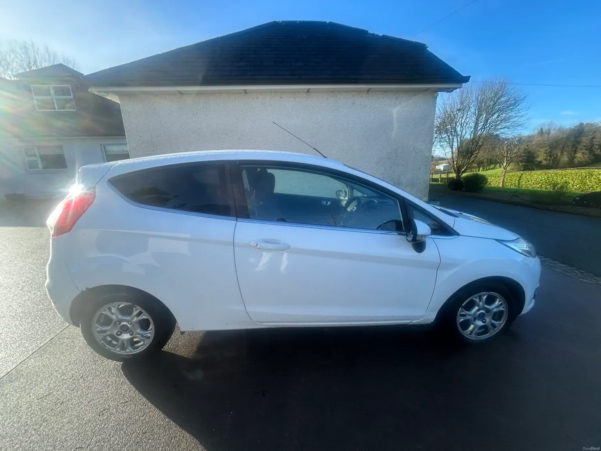 Ford Fiesta - Image 3