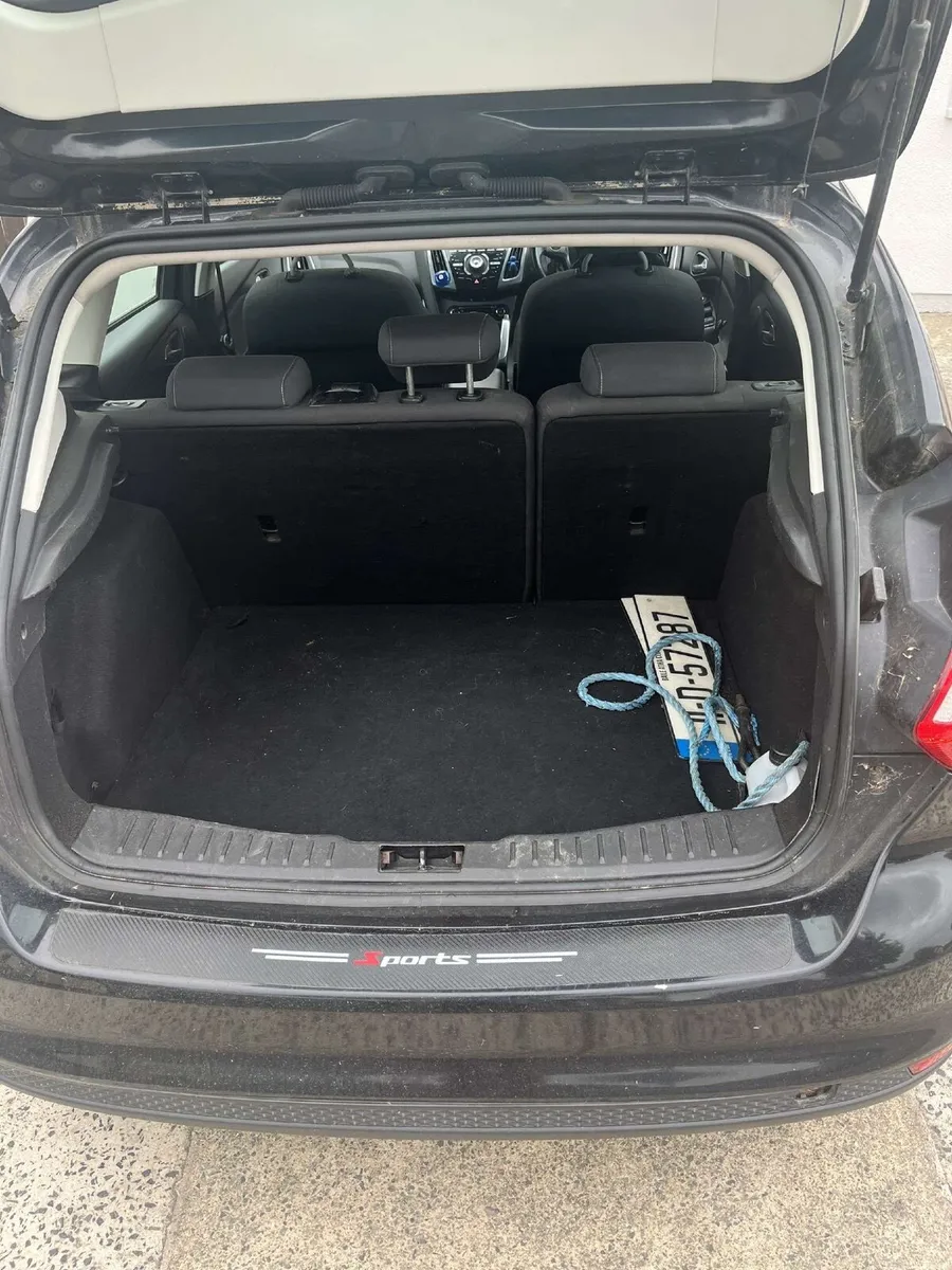 Ford Focus 2011 - Image 2