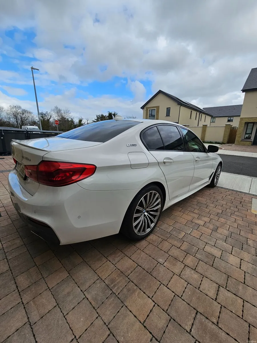 BMW 5-Series 2018 - Image 4