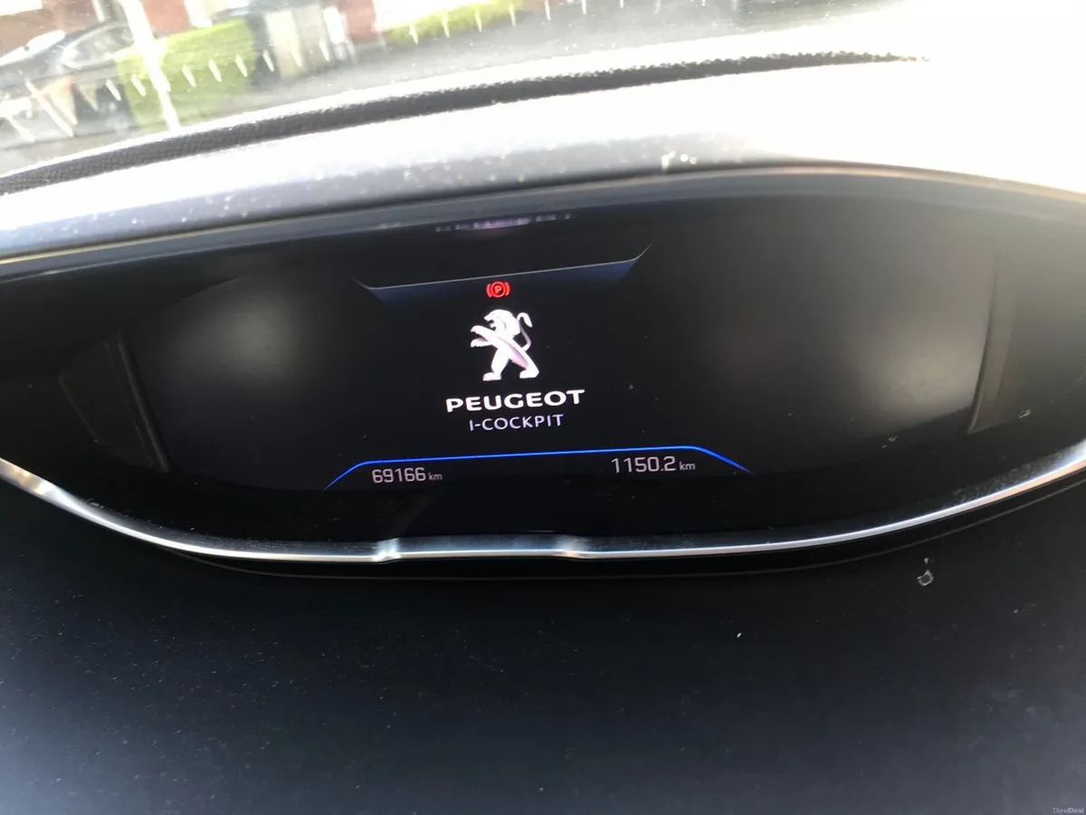 Peugeot 5008 2021 - Image 2
